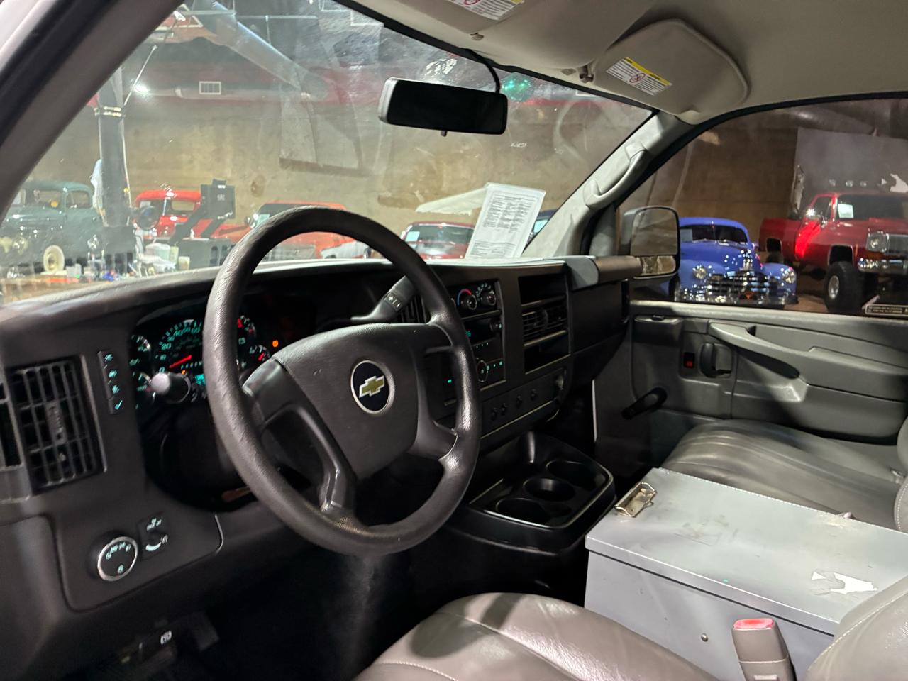 Chevrolet Express Cargo Van RWD 2500 135" 2013