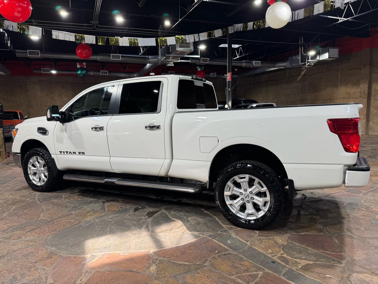 Nissan Titan XD 4x2 Gas Crew Cab SV 2017