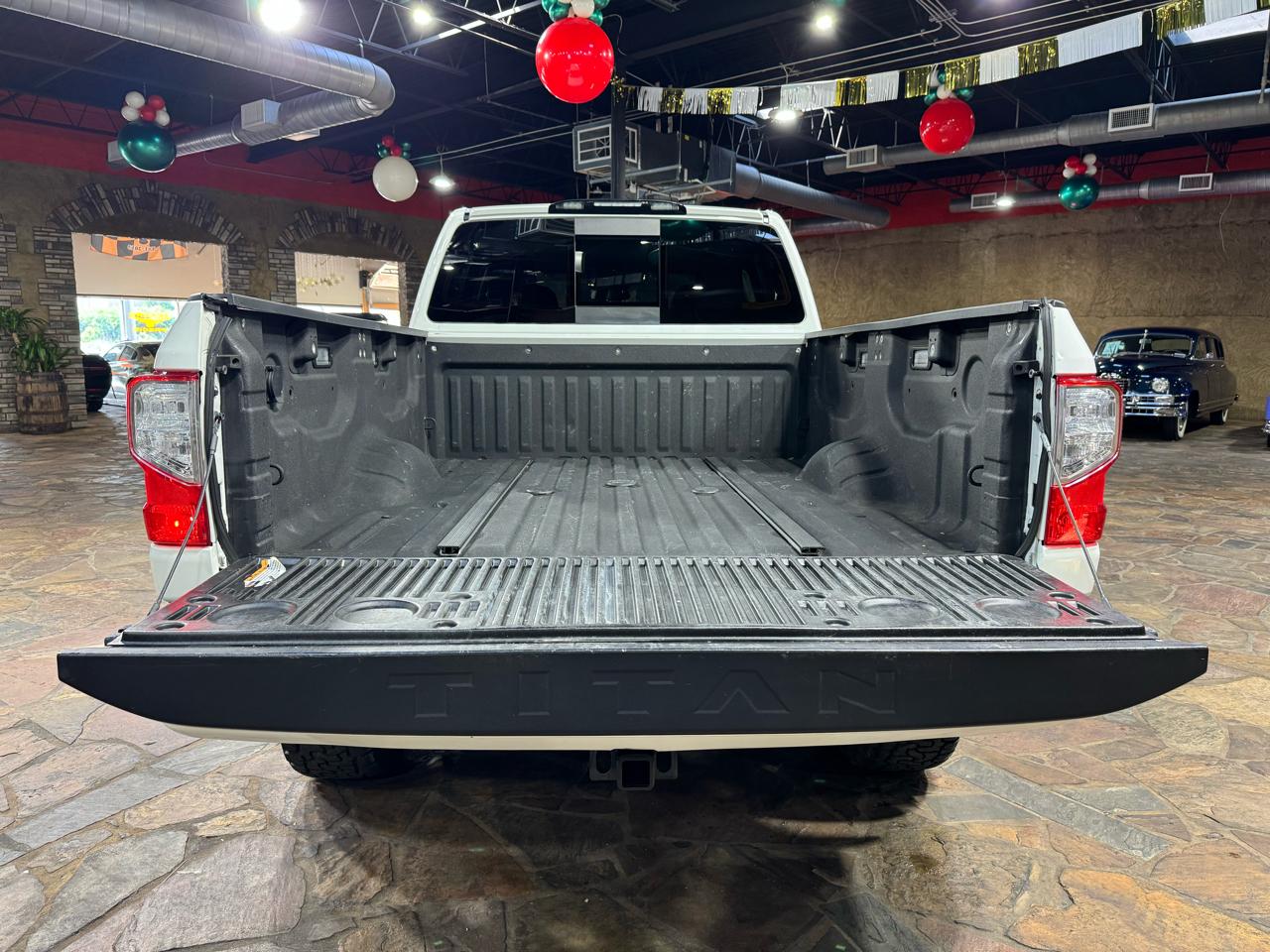 Nissan Titan XD 4x2 Gas Crew Cab SV 2017