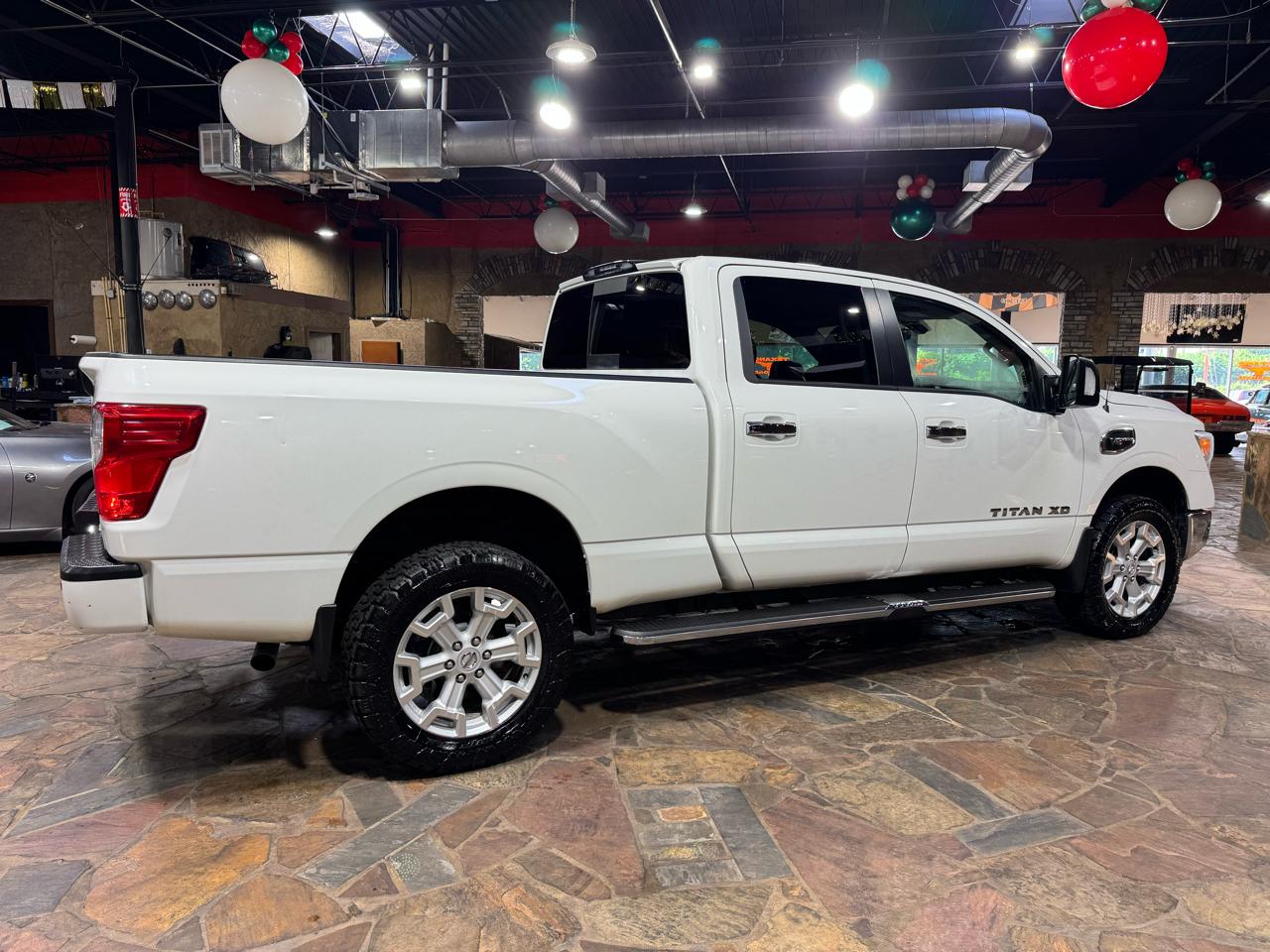 Nissan Titan XD 4x2 Gas Crew Cab SV 2017