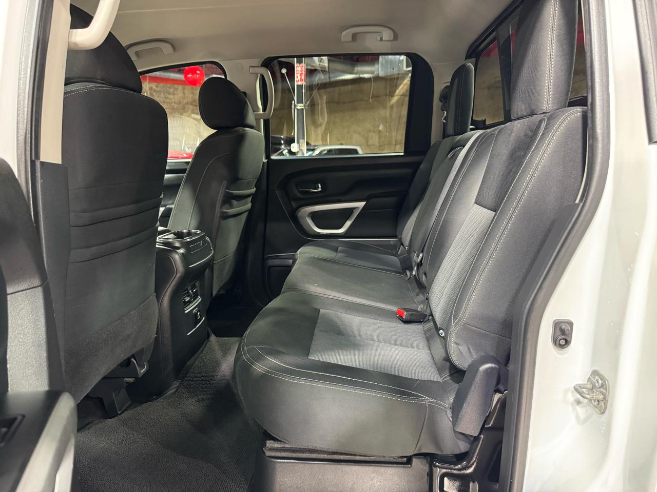Nissan Titan XD 4x2 Gas Crew Cab SV 2017