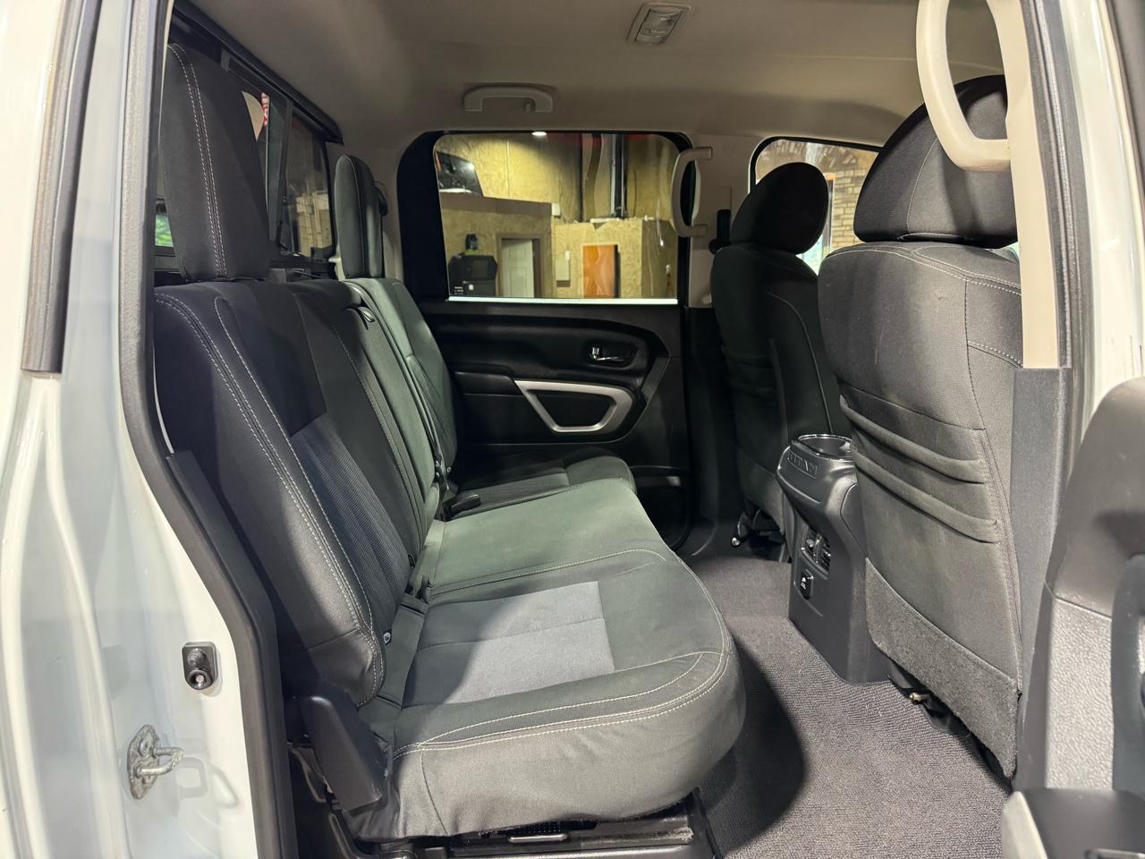 Nissan Titan XD 4x2 Gas Crew Cab SV 2017