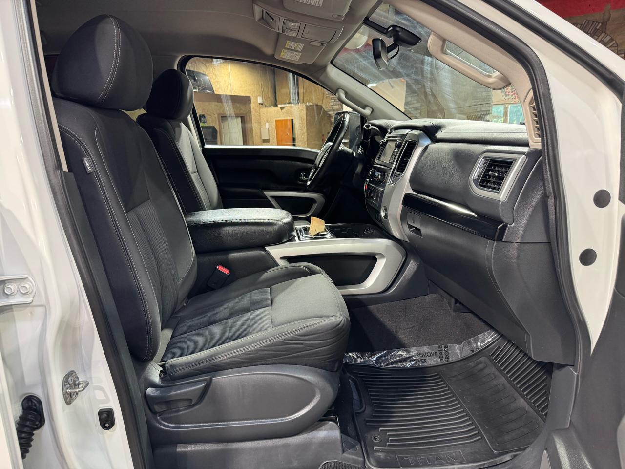 Nissan Titan XD 4x2 Gas Crew Cab SV 2017