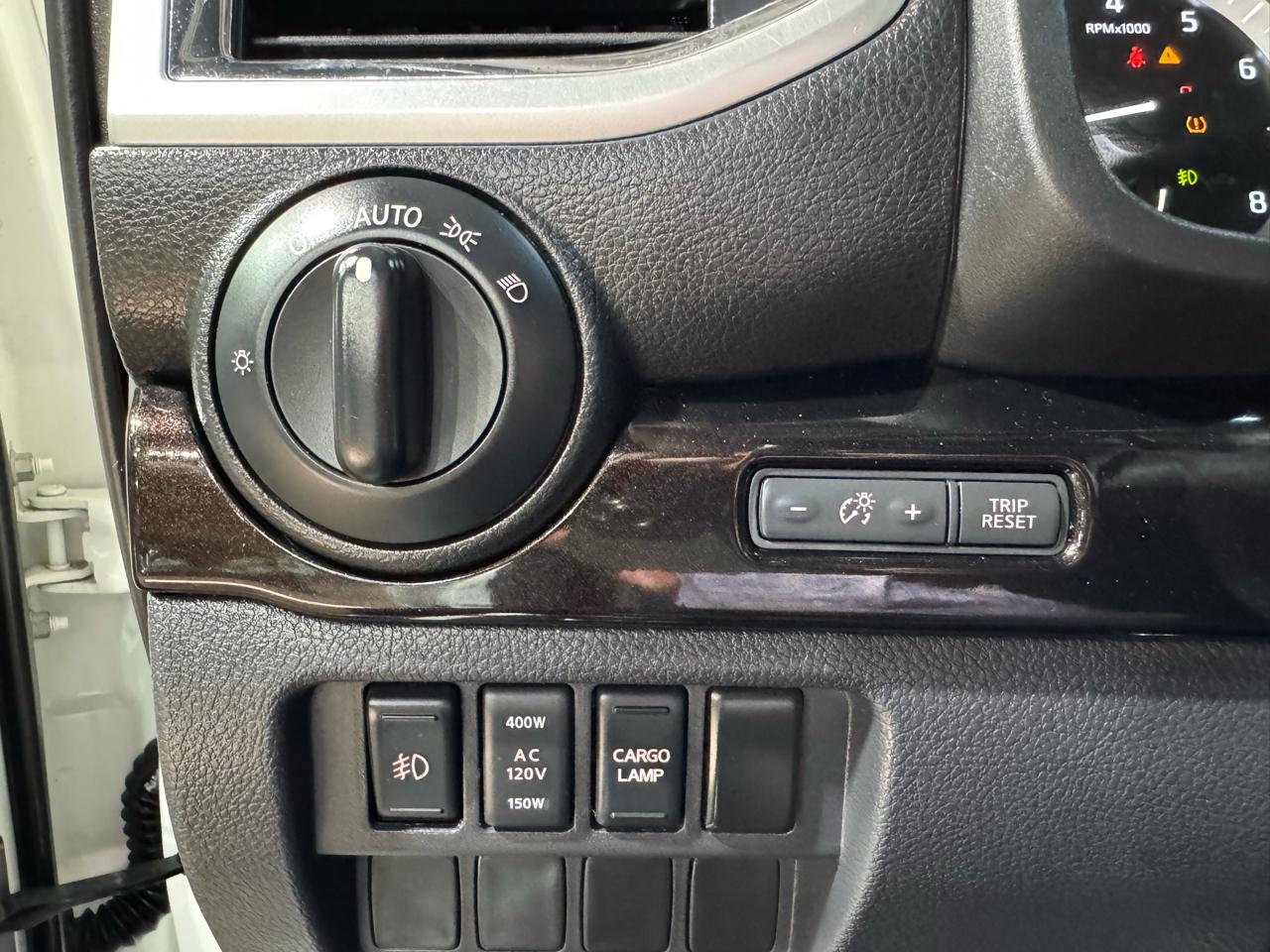 Nissan Titan XD 4x2 Gas Crew Cab SV 2017