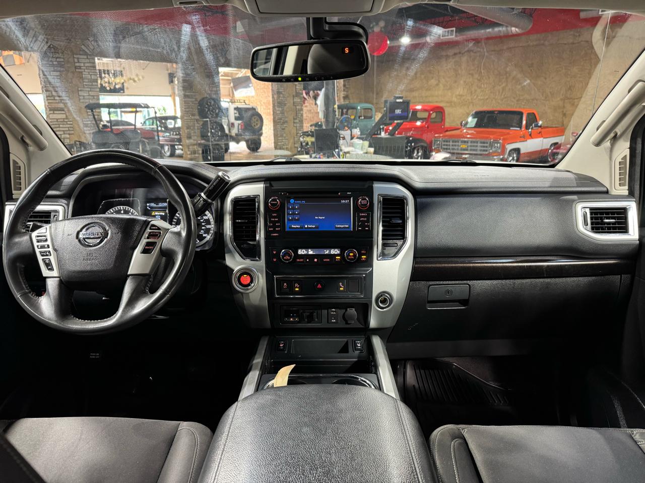 Nissan Titan XD 4x2 Gas Crew Cab SV 2017