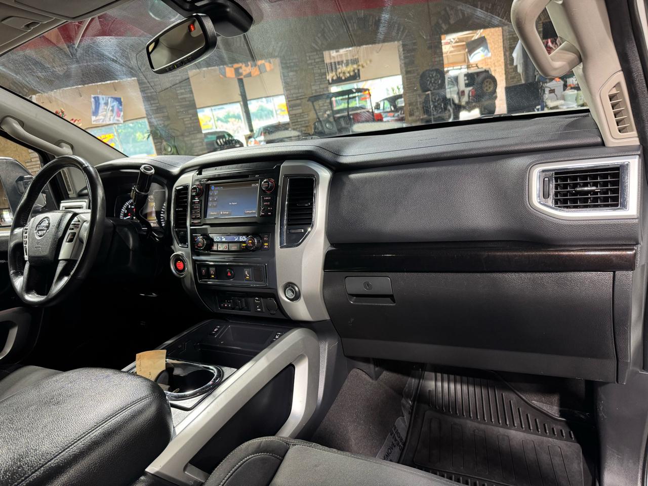 Nissan Titan XD 4x2 Gas Crew Cab SV 2017