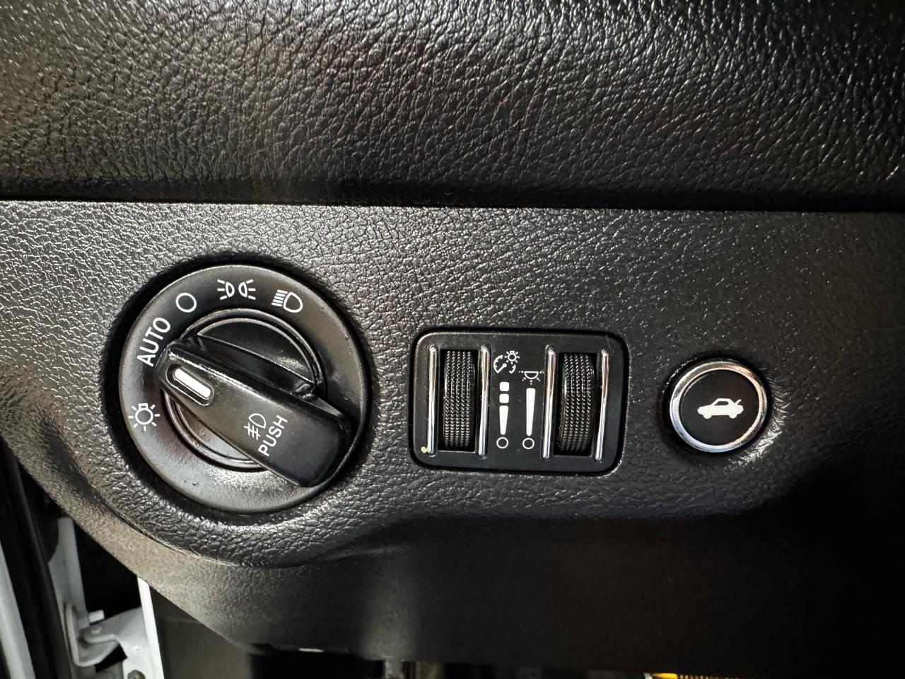 Dodge Challenger 2dr Cpe R/T 2016