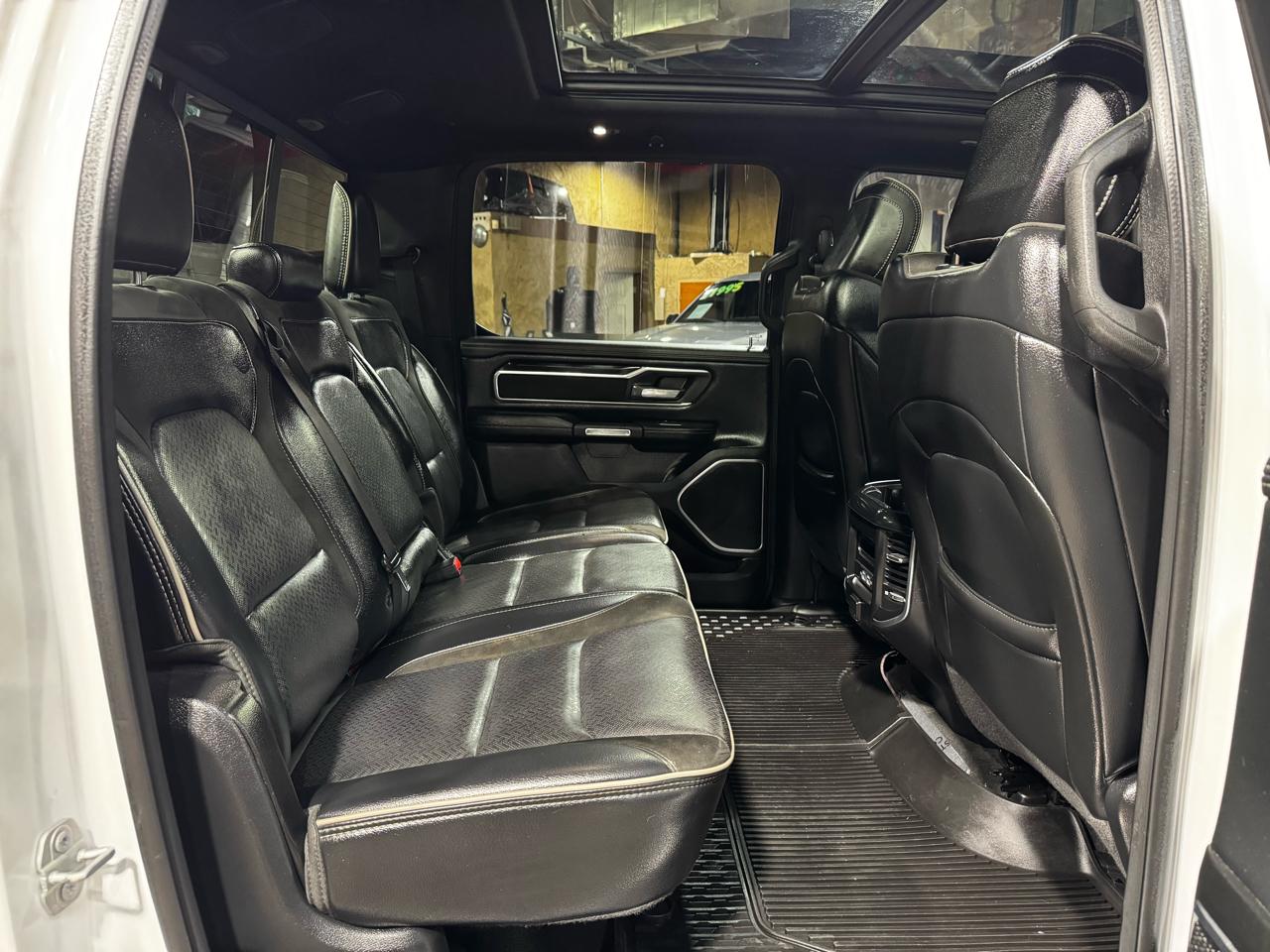 RAM 1500 Laramie 4x4 Crew Cab 5'7" Box 2021