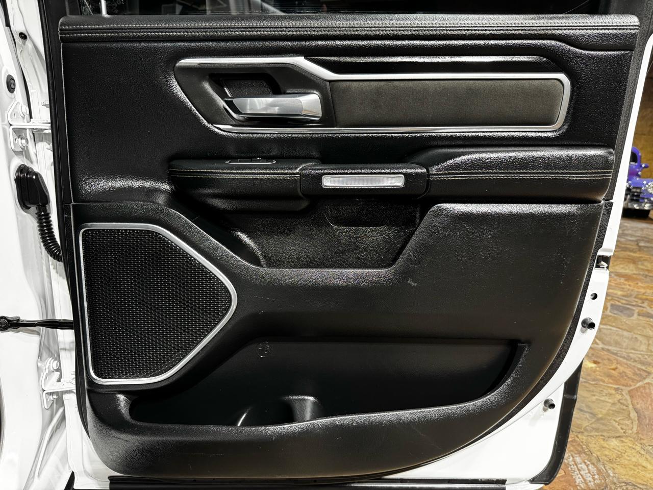 RAM 1500 Laramie 4x4 Crew Cab 5'7" Box 2021