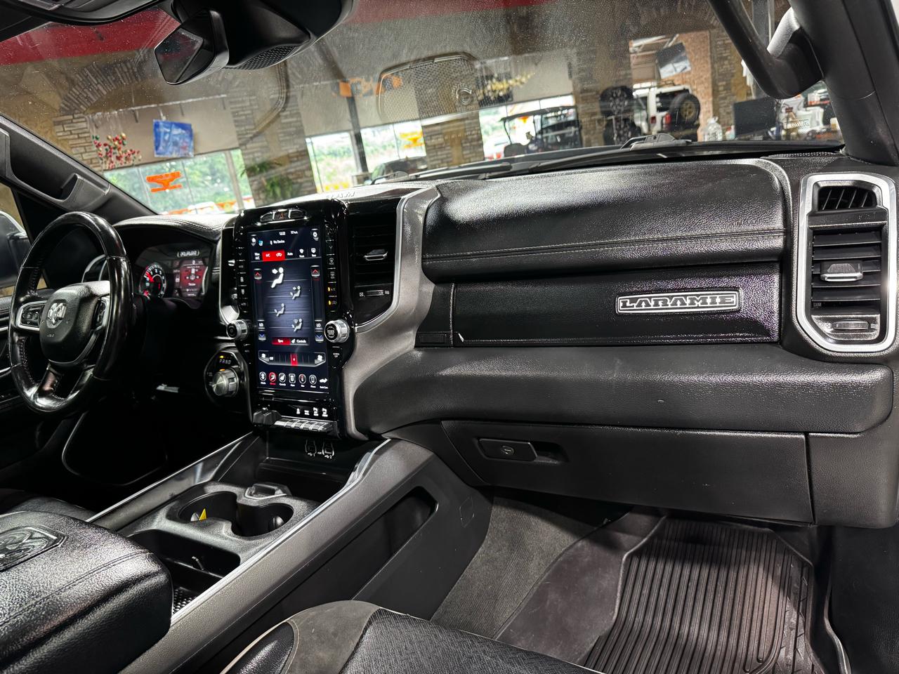 RAM 1500 Laramie 4x4 Crew Cab 5'7" Box 2021