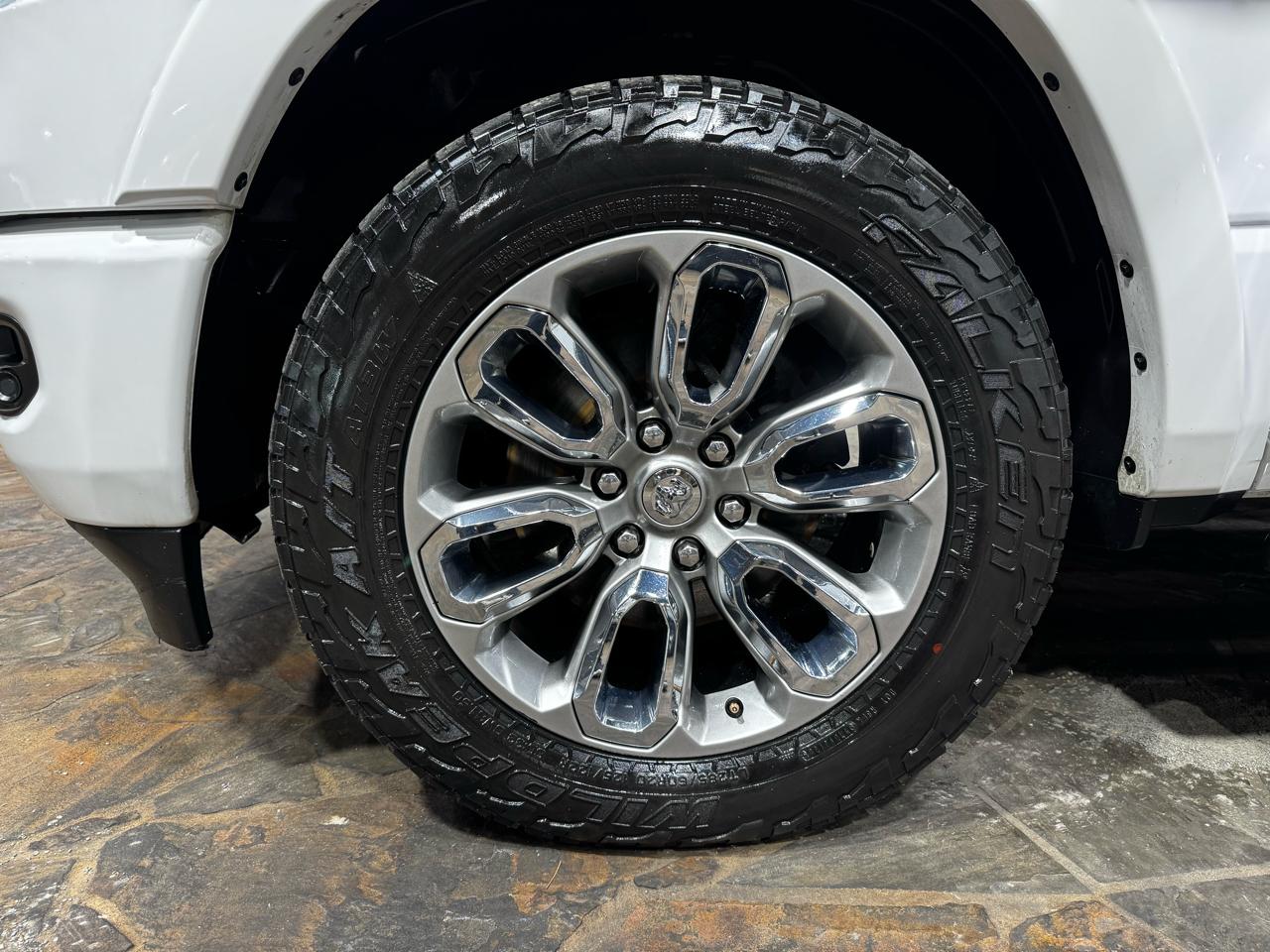 RAM 1500 Laramie 4x4 Crew Cab 5'7" Box 2021