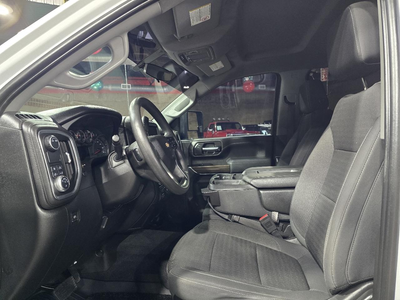 Chevrolet Silverado 2500HD 2WD Crew Cab 172" LT 2020