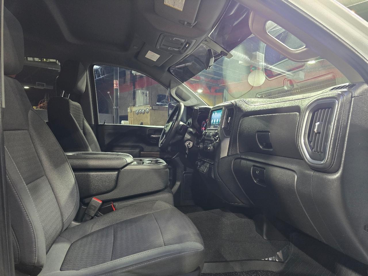Chevrolet Silverado 2500HD 2WD Crew Cab 172" LT 2020