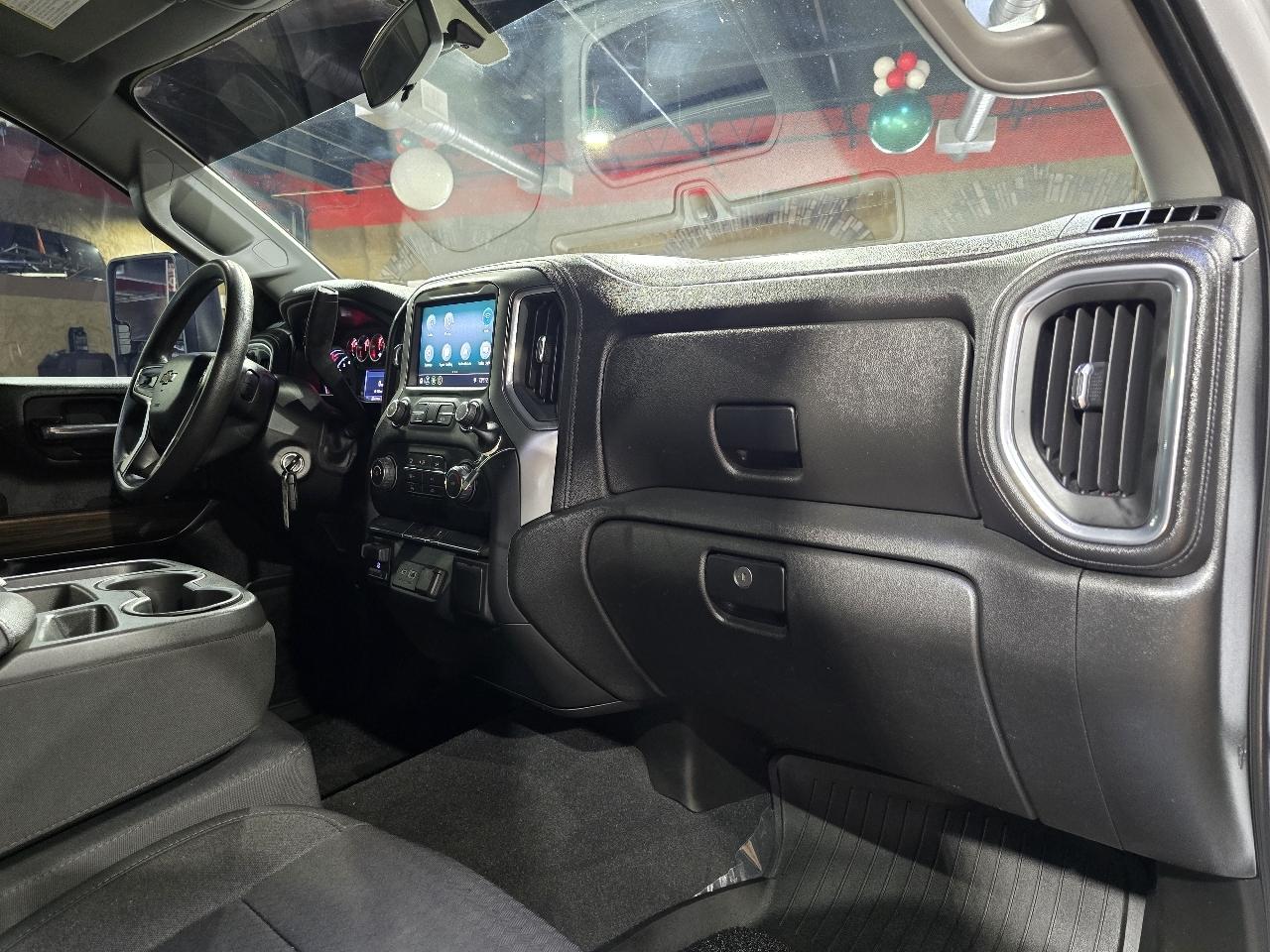 Chevrolet Silverado 2500HD 2WD Crew Cab 172" LT 2020
