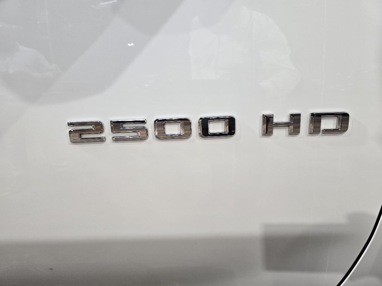 Chevrolet Silverado 2500HD 2WD Crew Cab 172" LT 2020
