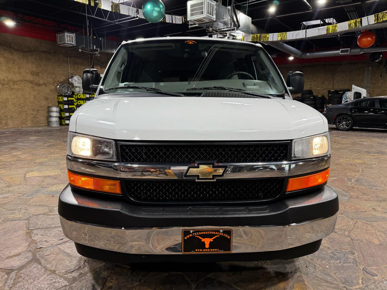 Chevrolet Express Passenger RWD 3500 155" LT 2019