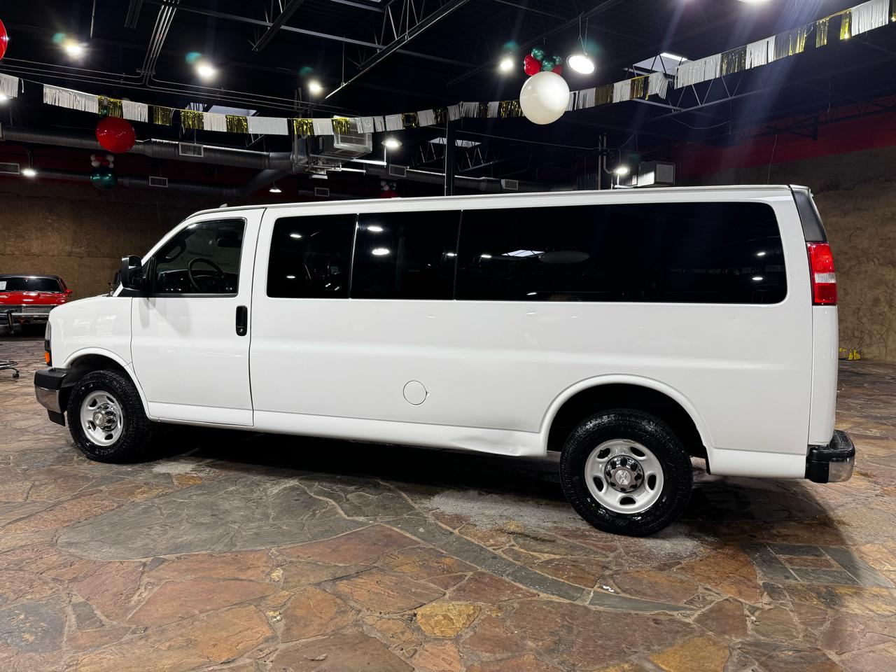 Chevrolet Express Passenger RWD 3500 155" LT 2019