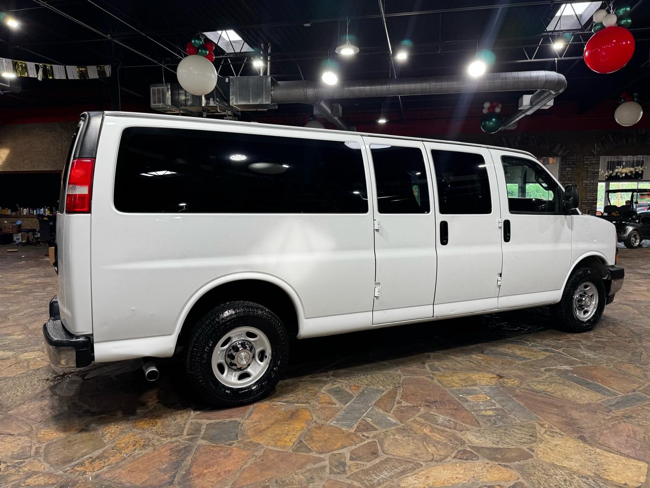 Chevrolet Express Passenger RWD 3500 155" LT 2019