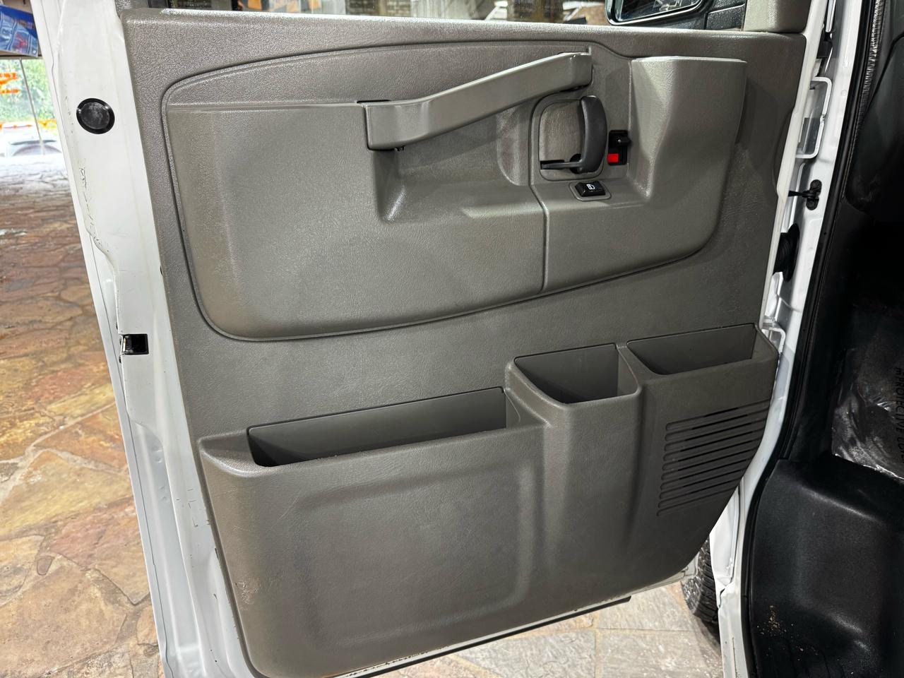 Chevrolet Express Passenger RWD 3500 155" LT 2019