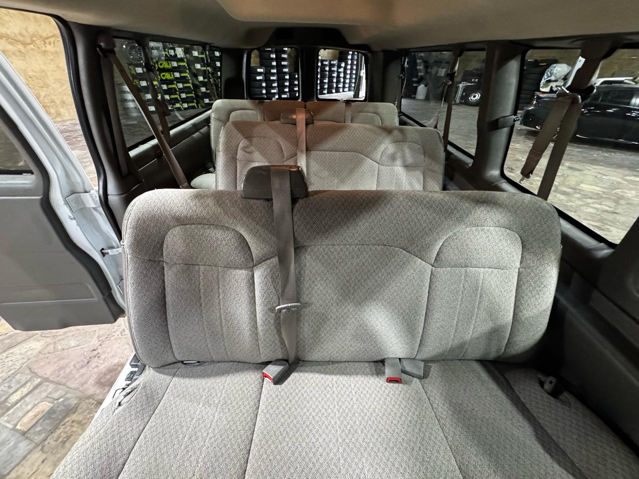 Chevrolet Express Passenger RWD 3500 155" LT 2019