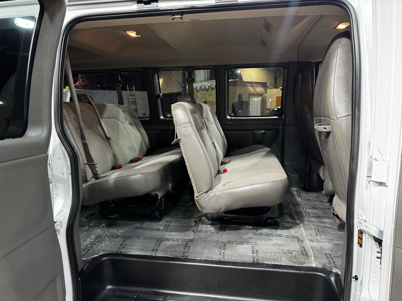 Chevrolet Express Passenger RWD 3500 155" LT 2019