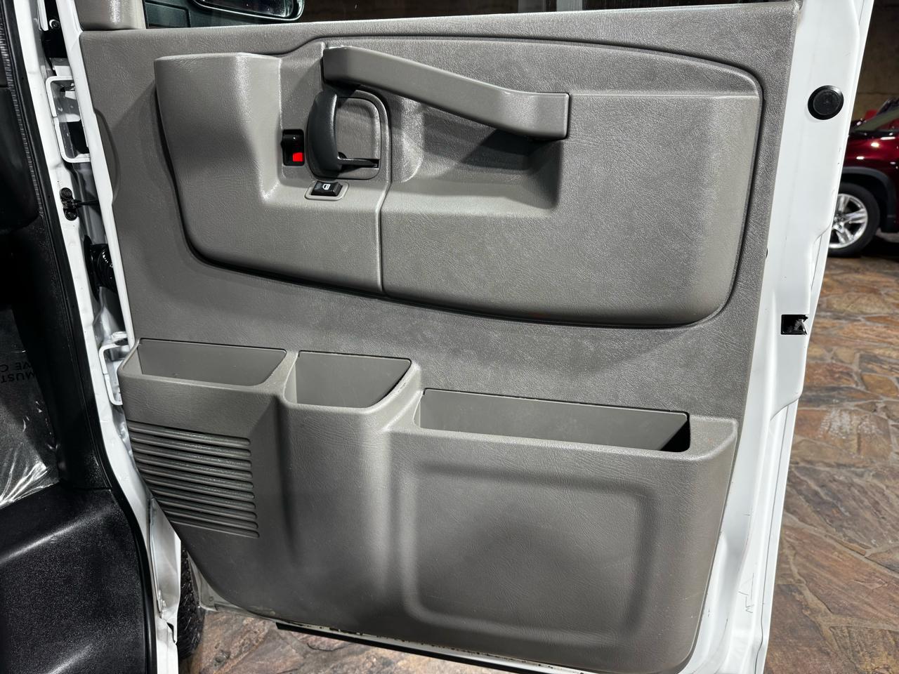 Chevrolet Express Passenger RWD 3500 155" LT 2019