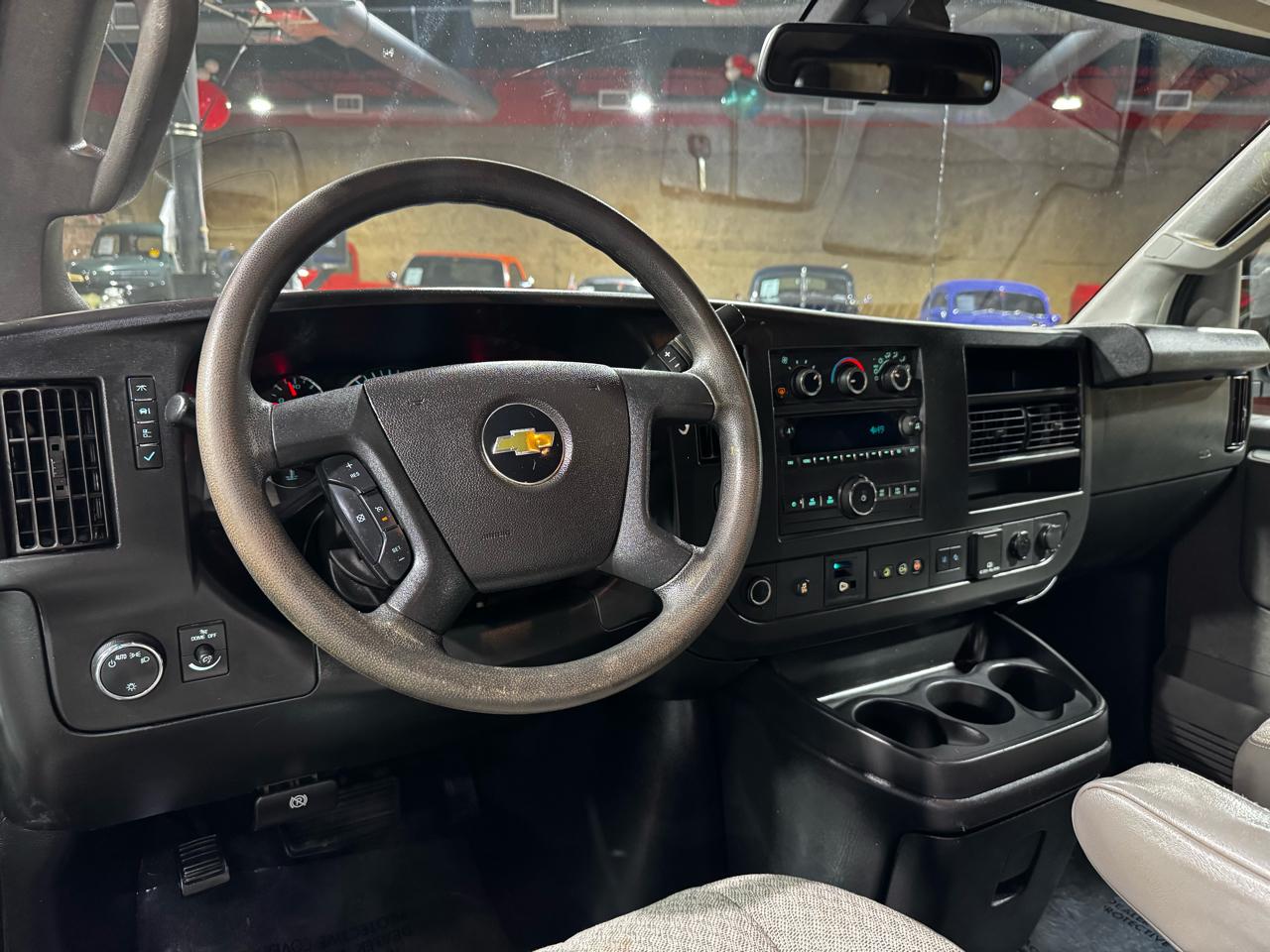 Chevrolet Express Passenger RWD 3500 155" LT 2019