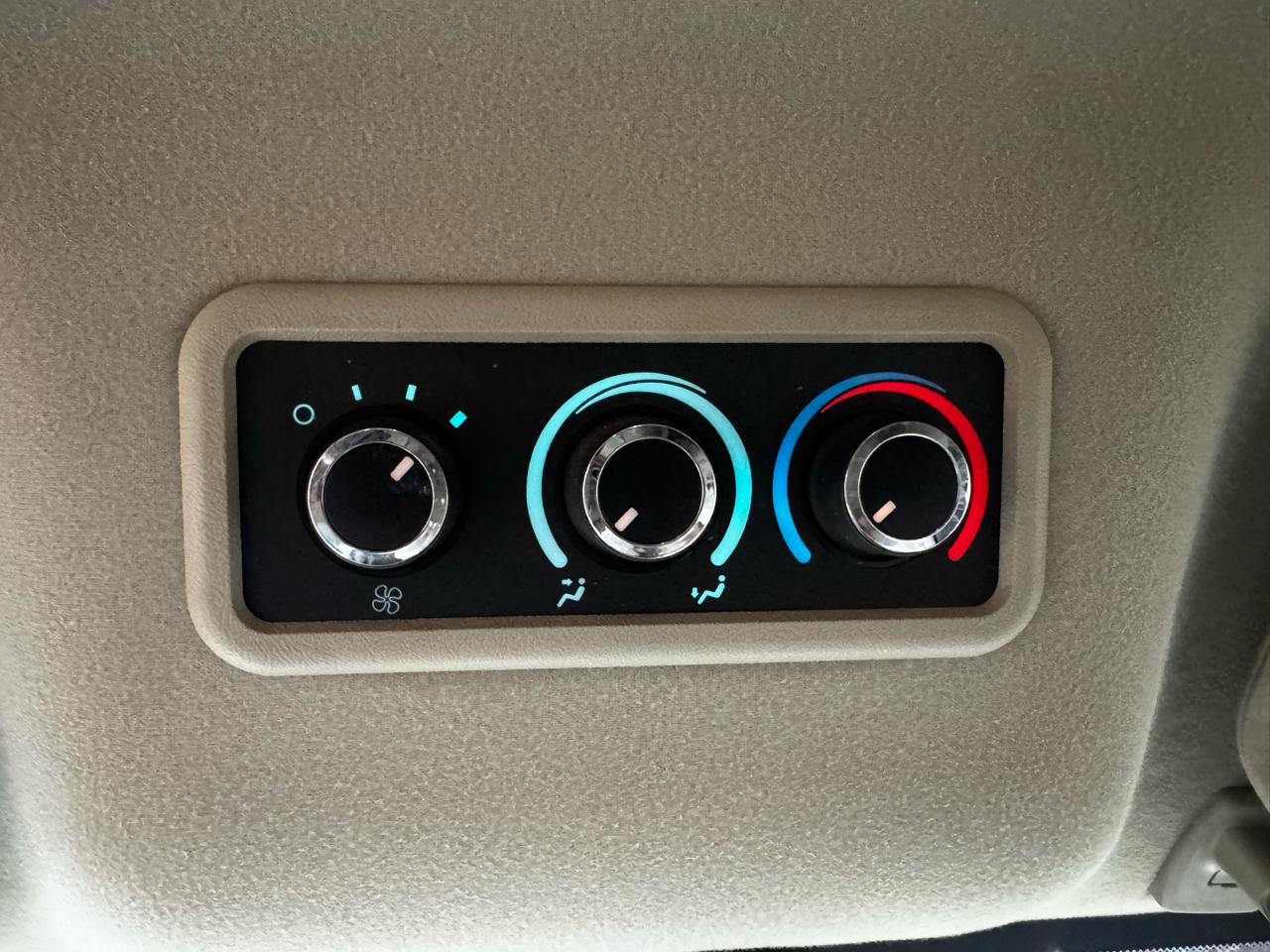Chevrolet Express Passenger RWD 3500 155" LT 2019