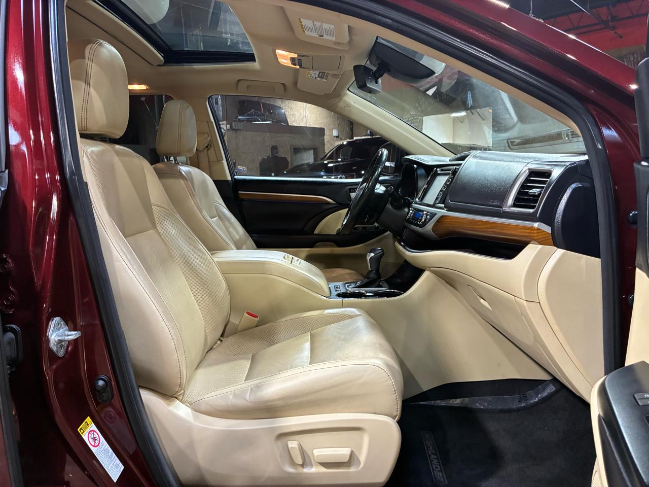 Toyota Highlander Limited V6 FWD (Natl) 2017