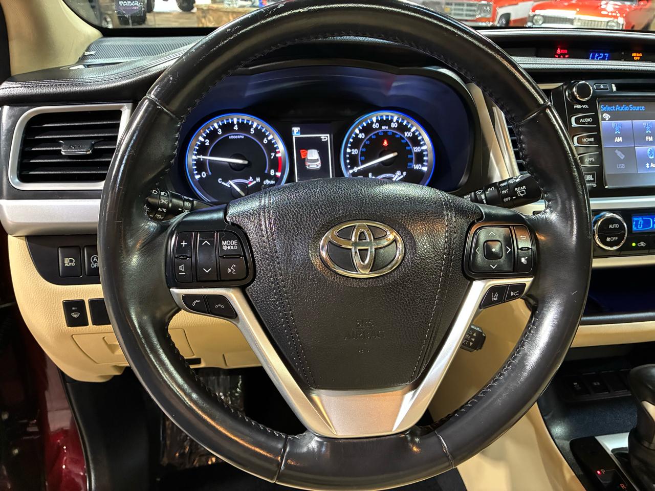 Toyota Highlander Limited V6 FWD (Natl) 2017