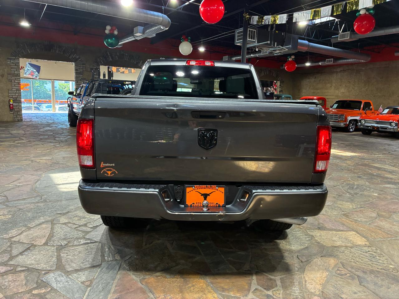 RAM 1500 Express 4x2 Crew Cab 5'7" Box 2018