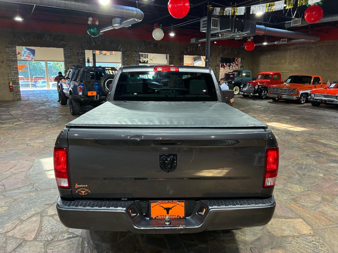 RAM 1500 Express 4x2 Crew Cab 5'7" Box 2018