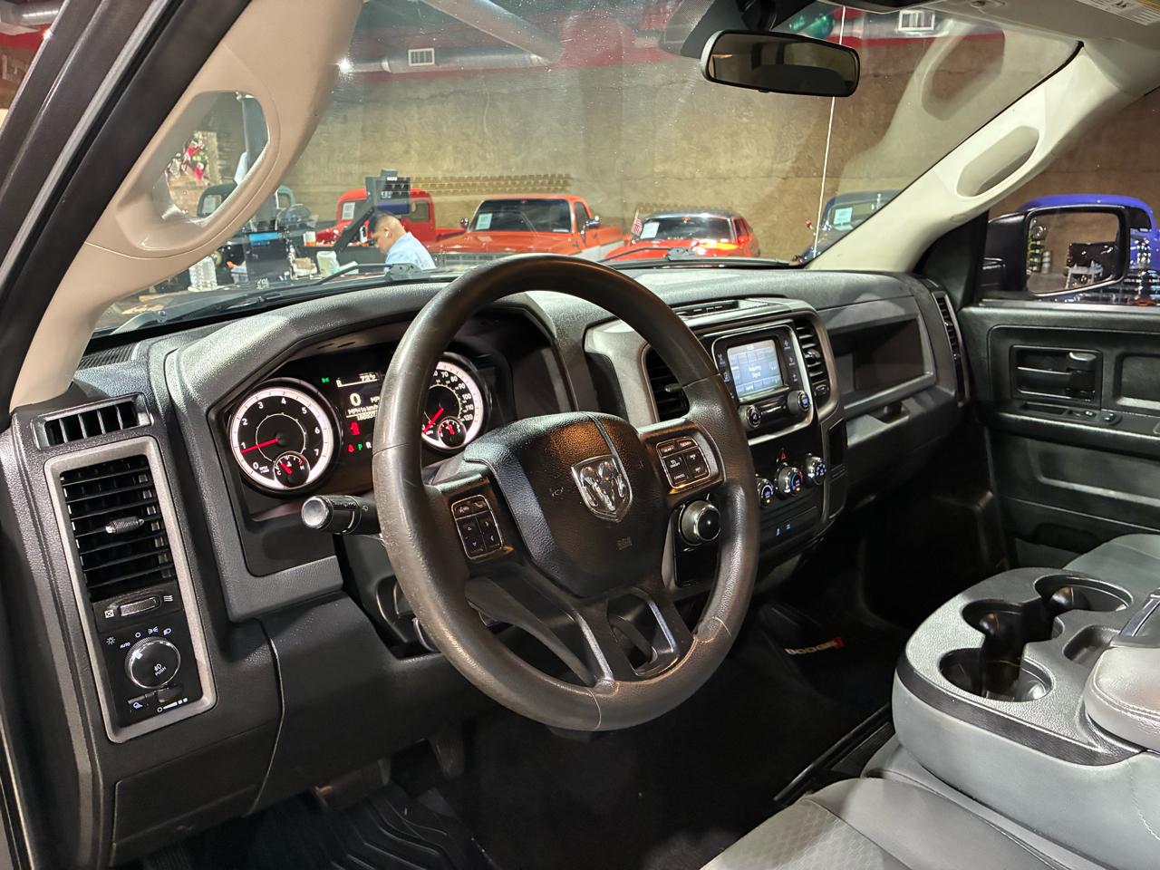 RAM 1500 Express 4x2 Crew Cab 5'7" Box 2018