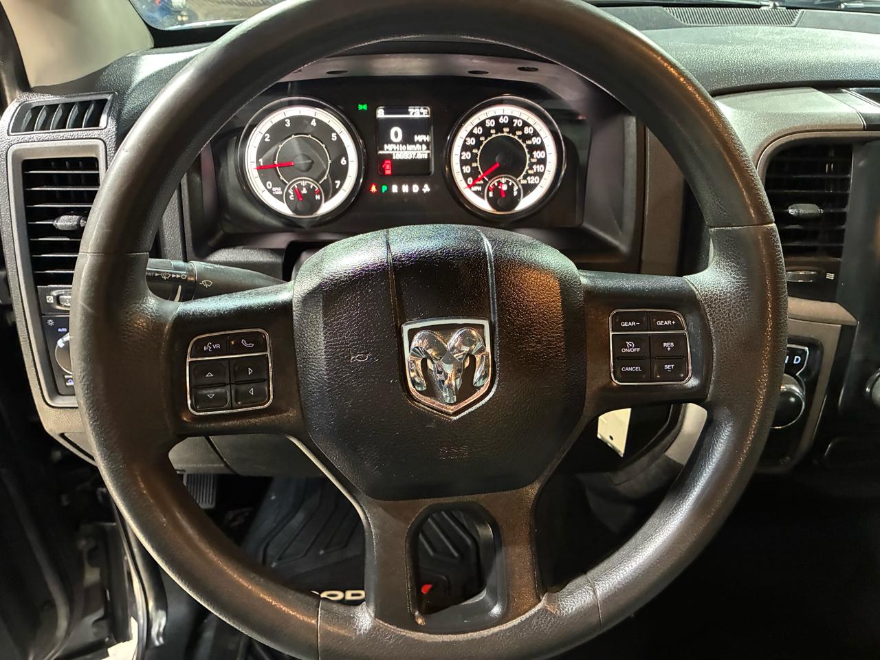RAM 1500 Express 4x2 Crew Cab 5'7" Box 2018