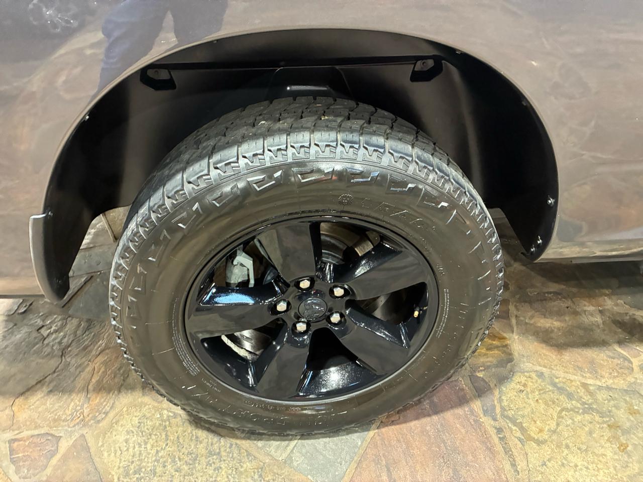 RAM 1500 Express 4x2 Crew Cab 5'7" Box 2018