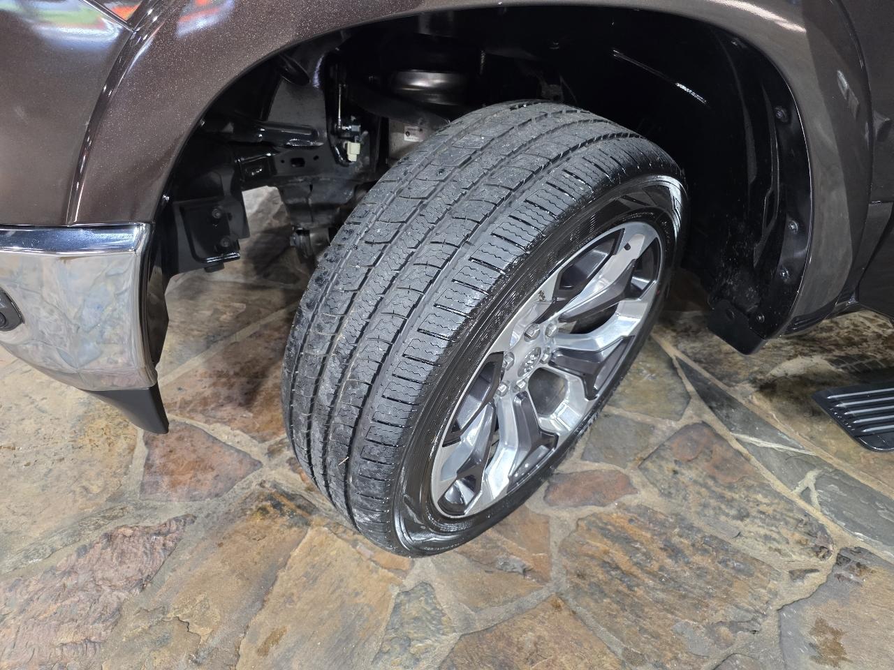 RAM 1500 Longhorn 4x4 Crew Cab 5'7" Box 2019