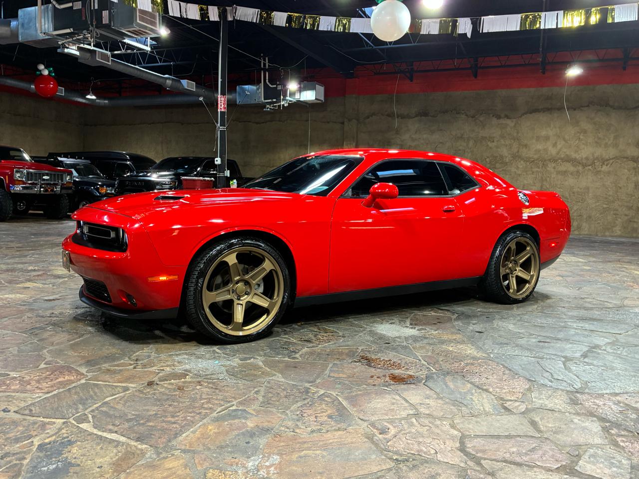 Dodge Challenger 2dr Cpe SXT Plus 2016