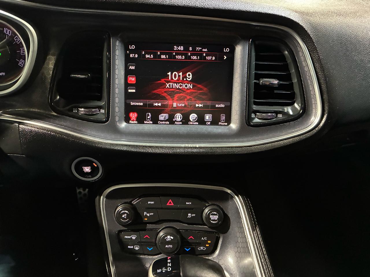 Dodge Challenger 2dr Cpe SXT Plus 2016