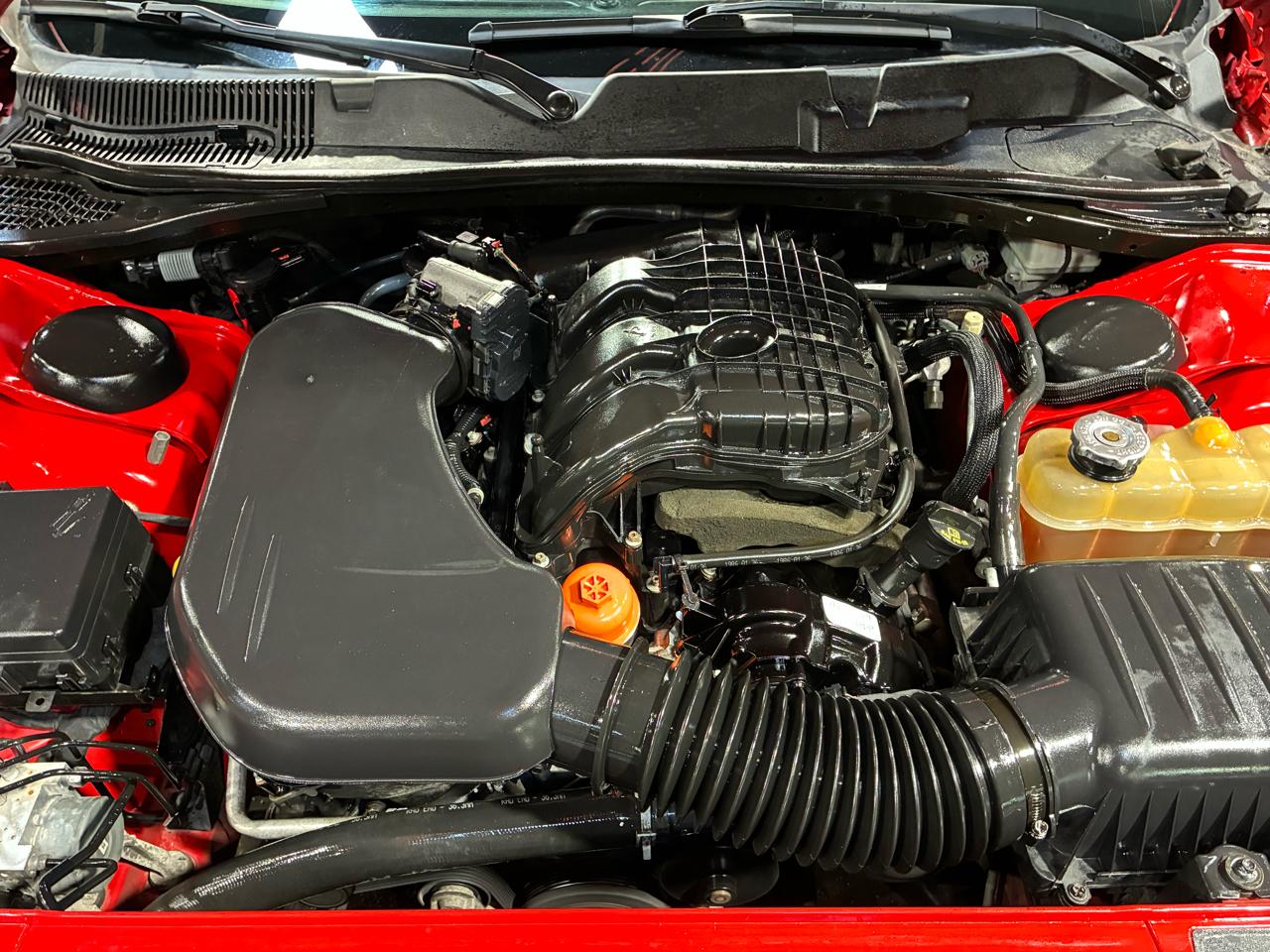 Dodge Challenger 2dr Cpe SXT Plus 2016