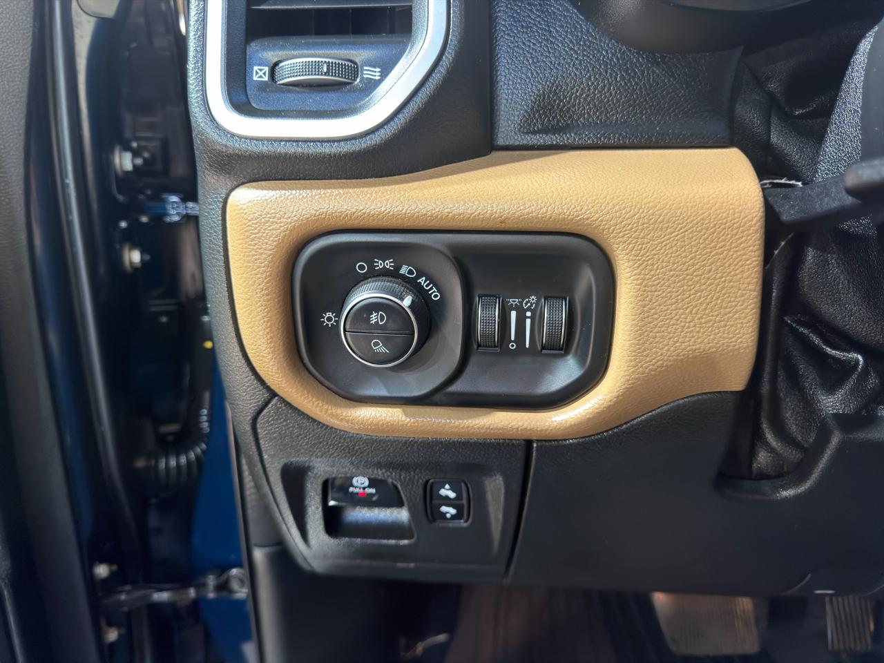 RAM 1500 Big Horn/Lone Star 4x2 Crew Cab 5'7" Box 2019