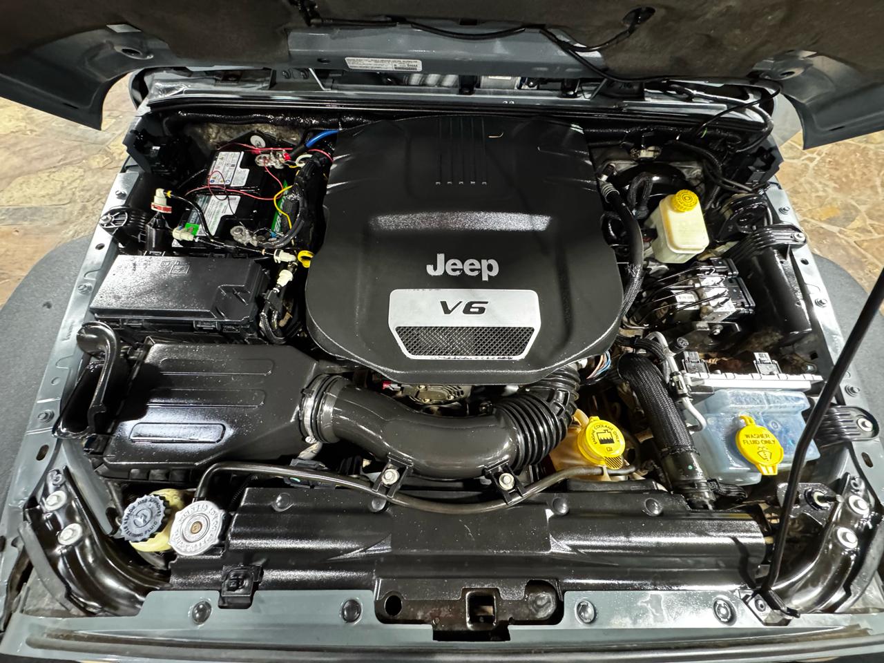 Jeep Wrangler Unlimited 4WD 4dr Rubicon 2014