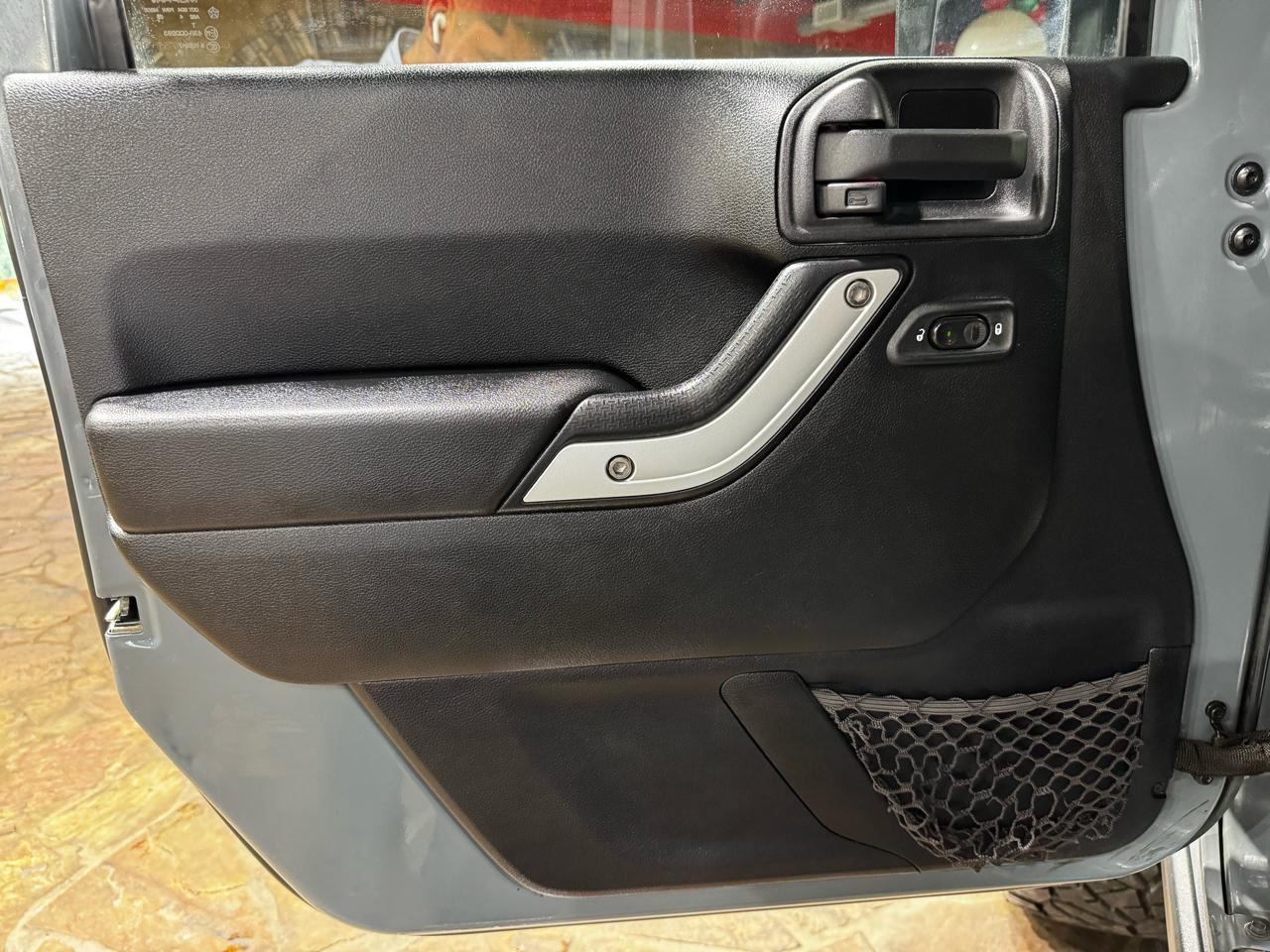 Jeep Wrangler Unlimited 4WD 4dr Rubicon 2014