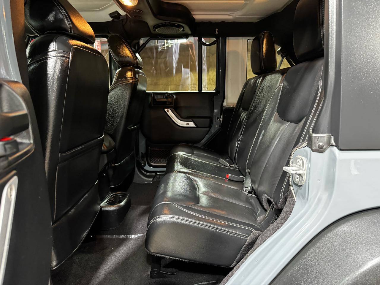 Jeep Wrangler Unlimited 4WD 4dr Rubicon 2014