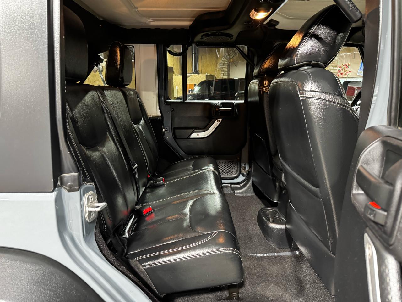 Jeep Wrangler Unlimited 4WD 4dr Rubicon 2014