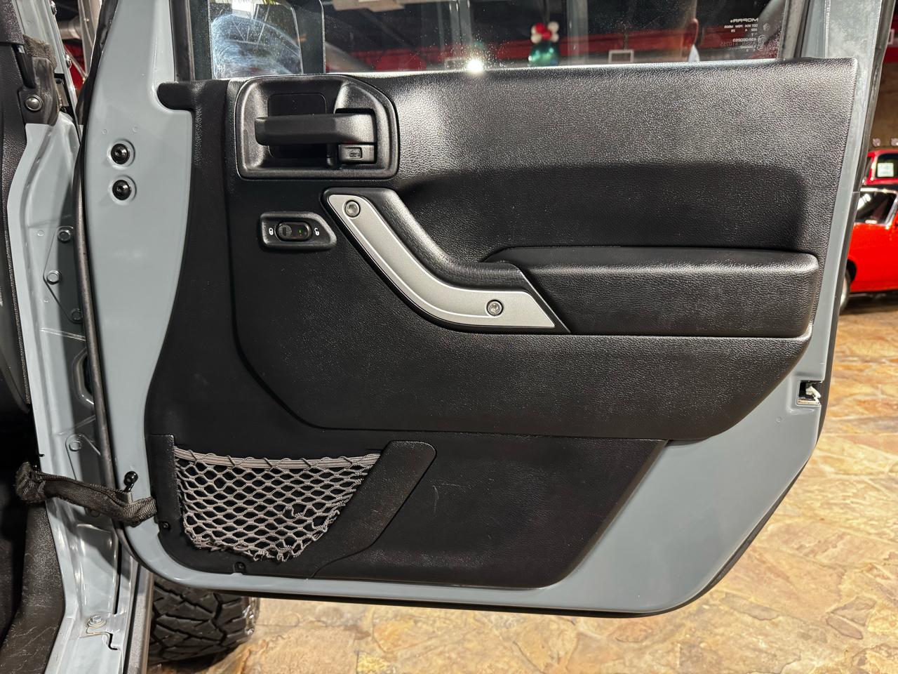 Jeep Wrangler Unlimited 4WD 4dr Rubicon 2014