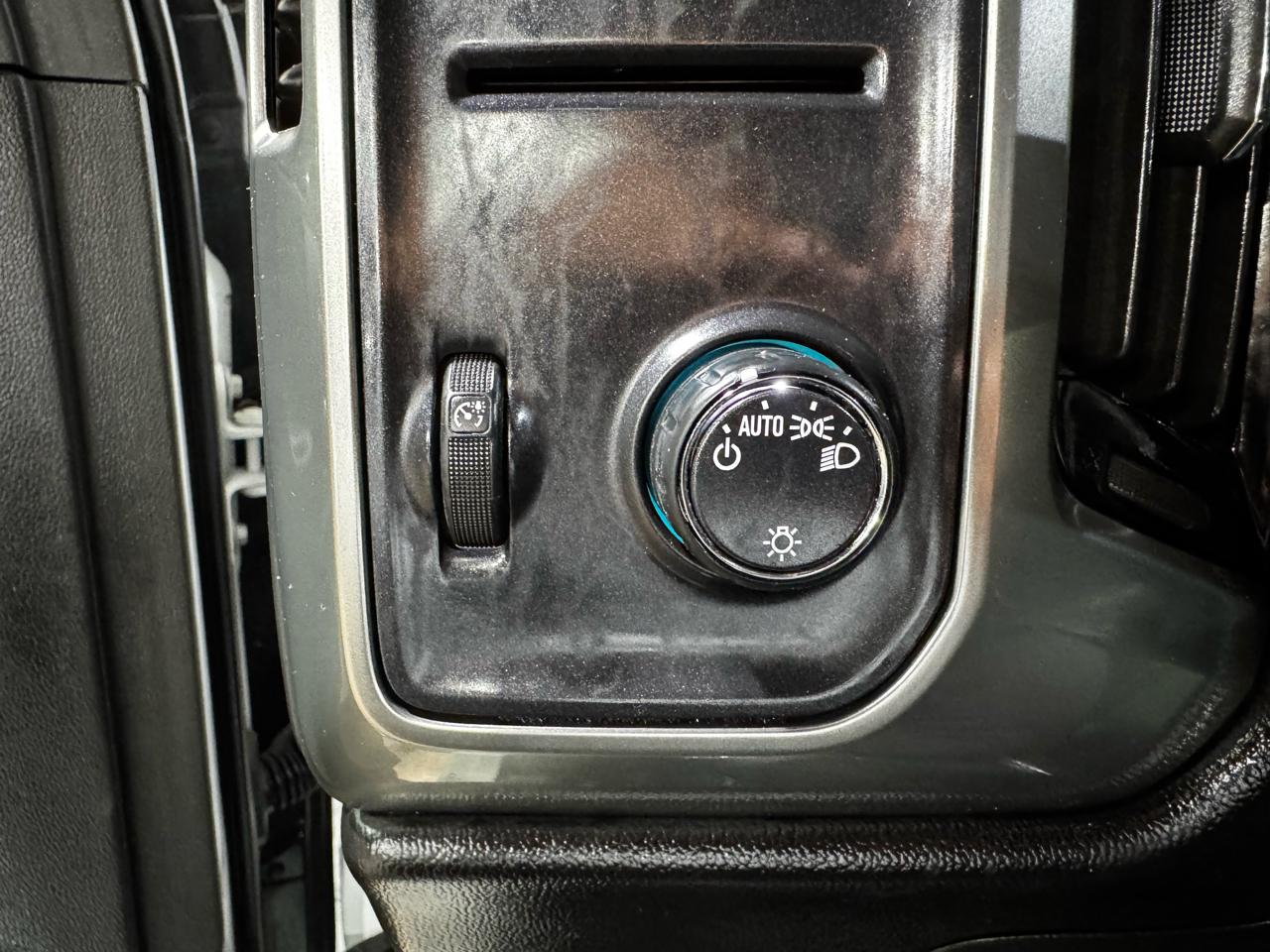 Chevrolet Silverado 1500 2WD Crew Cab 143.5" LT w/1LT 2018