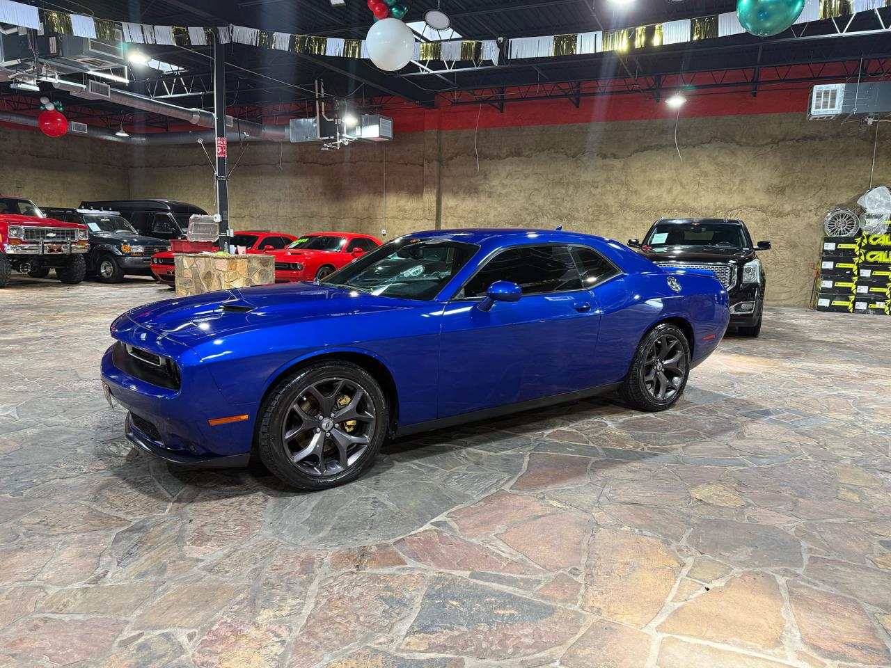 Dodge Challenger SXT Plus RWD 2018