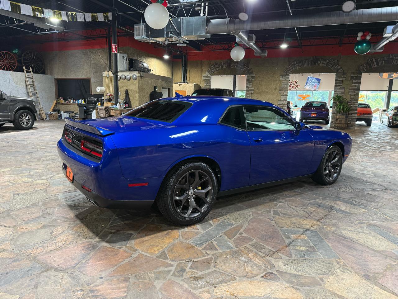 Dodge Challenger SXT Plus RWD 2018