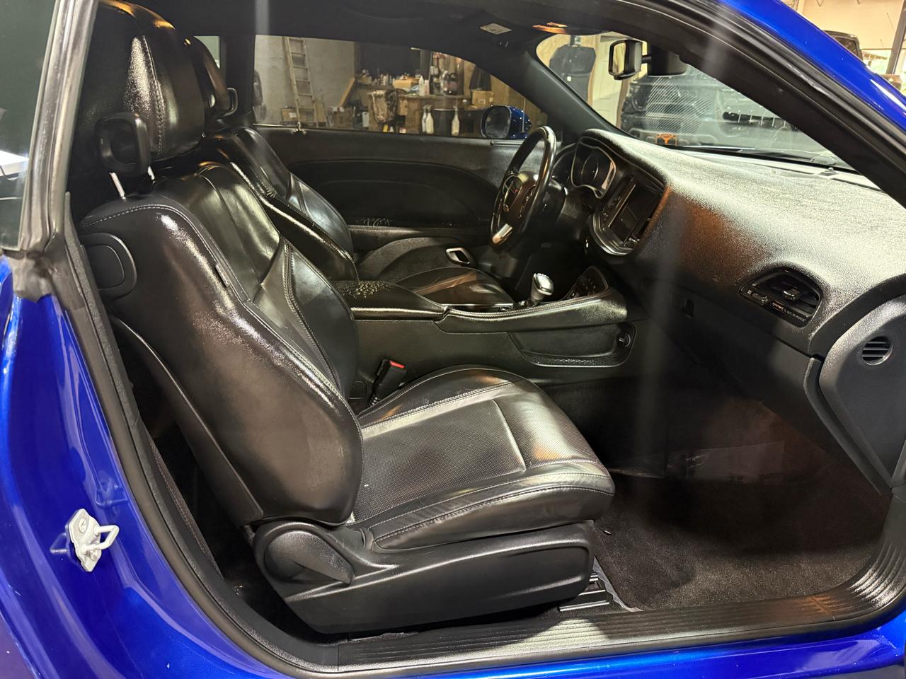 Dodge Challenger SXT Plus RWD 2018