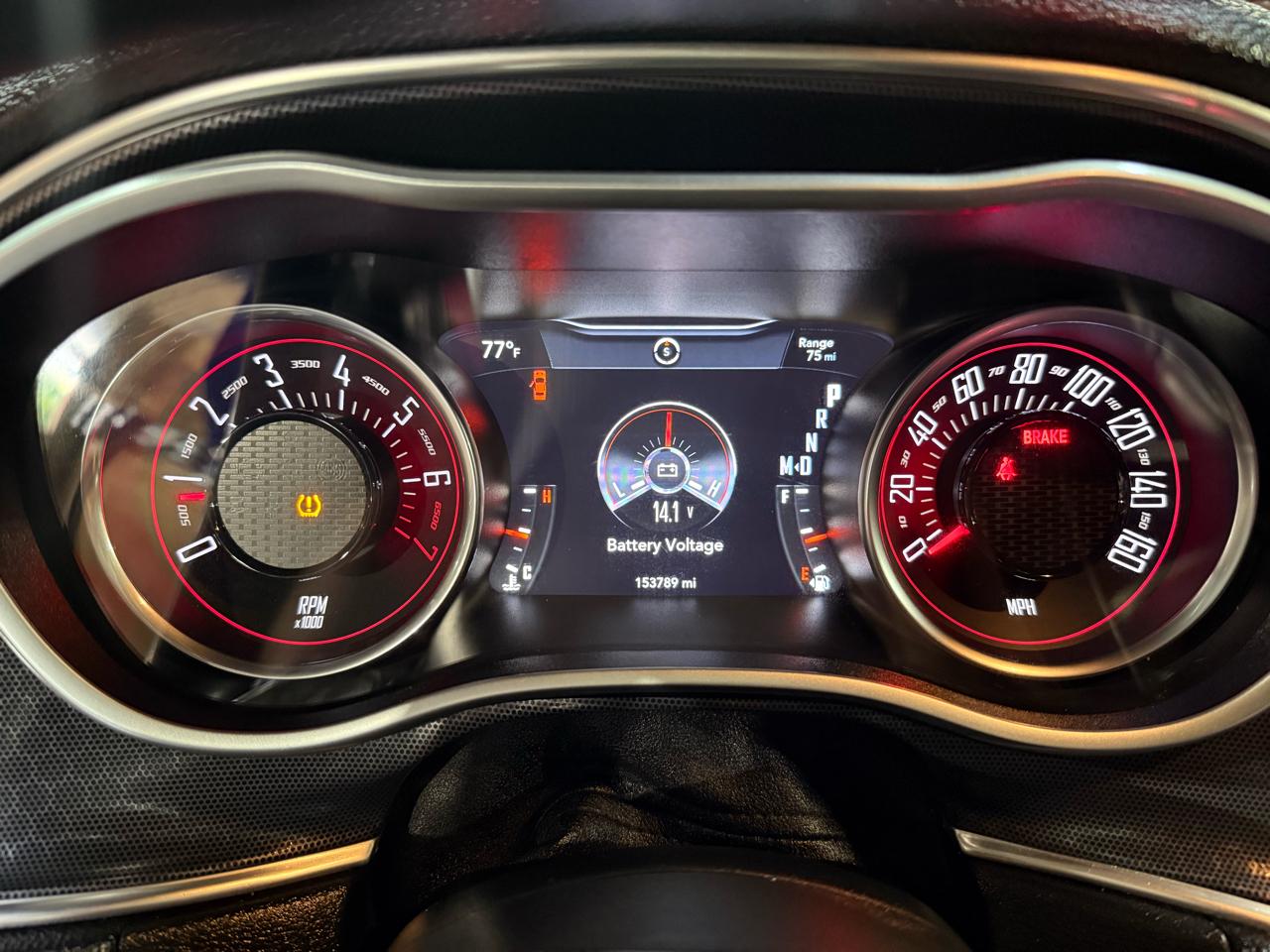 Dodge Challenger SXT Plus RWD 2018